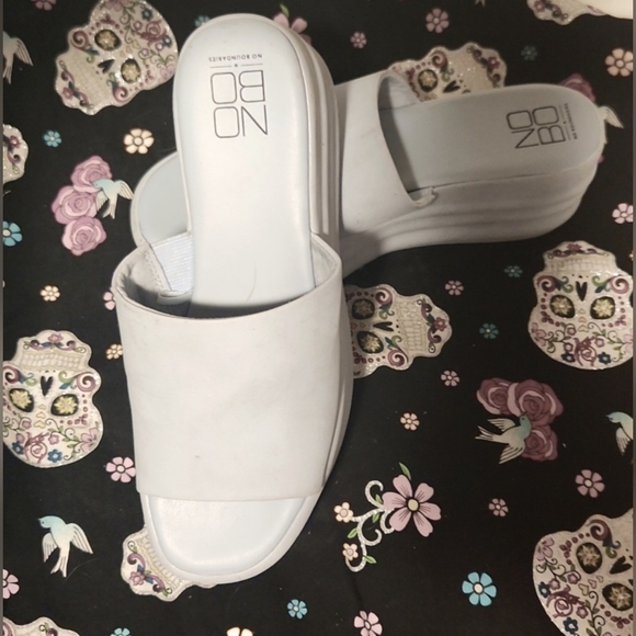 NOBO Platform Sandals - Picture 4 of 5